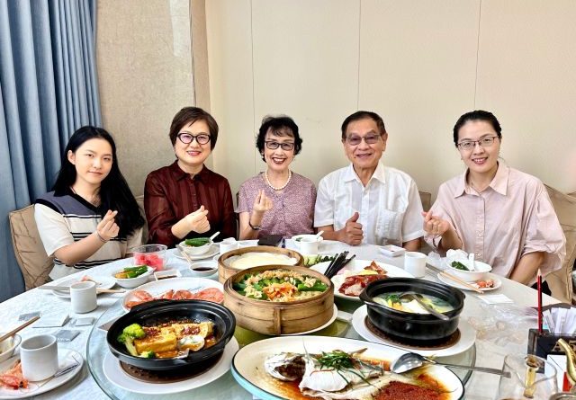 璀璨迷人的永恒文学星空：东瑞《诗词小小说》后记