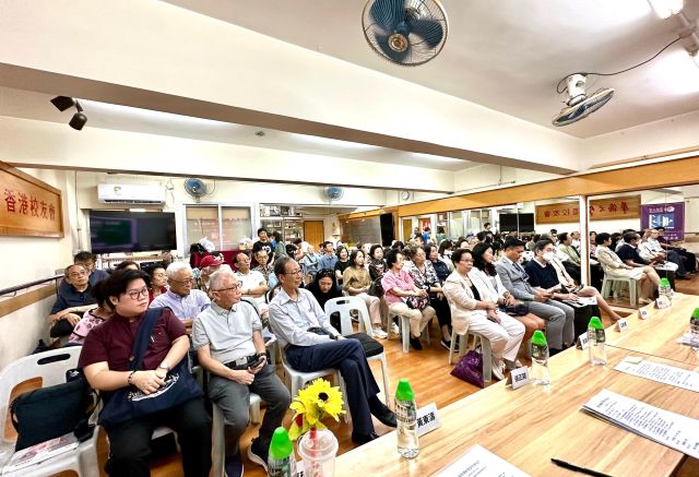 纸质文学的坚守与颂歌 –东瑞新书《最佳新闻照片》《诗词小小说》发布会纪实